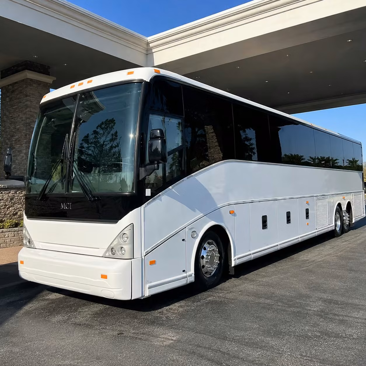 group airport transfers to minneapolis saint paul international airport from st louis park