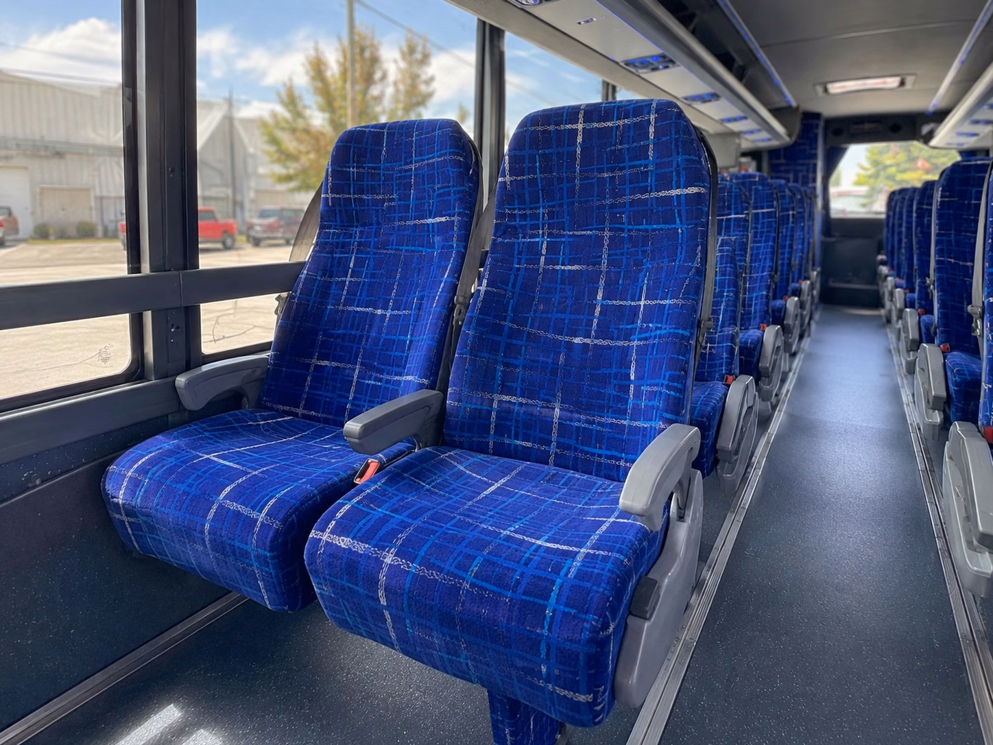 minnesota twins fan bus rentals to target field